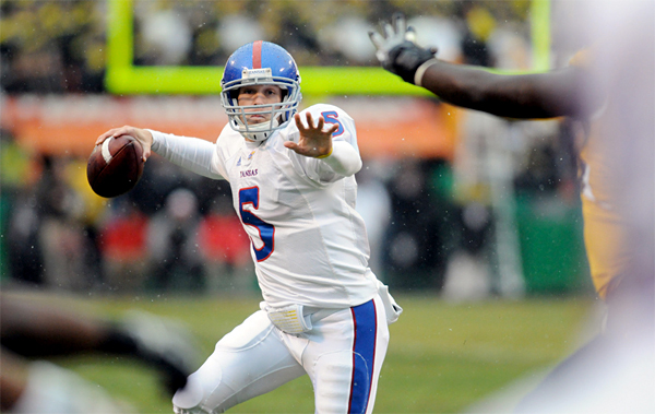 Long glass allows you to shoot from the end zones of a football field, creating a shot like this.