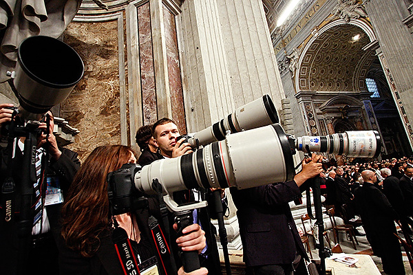 photographing the pope
