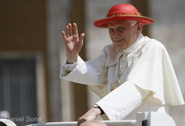 photographing the pope